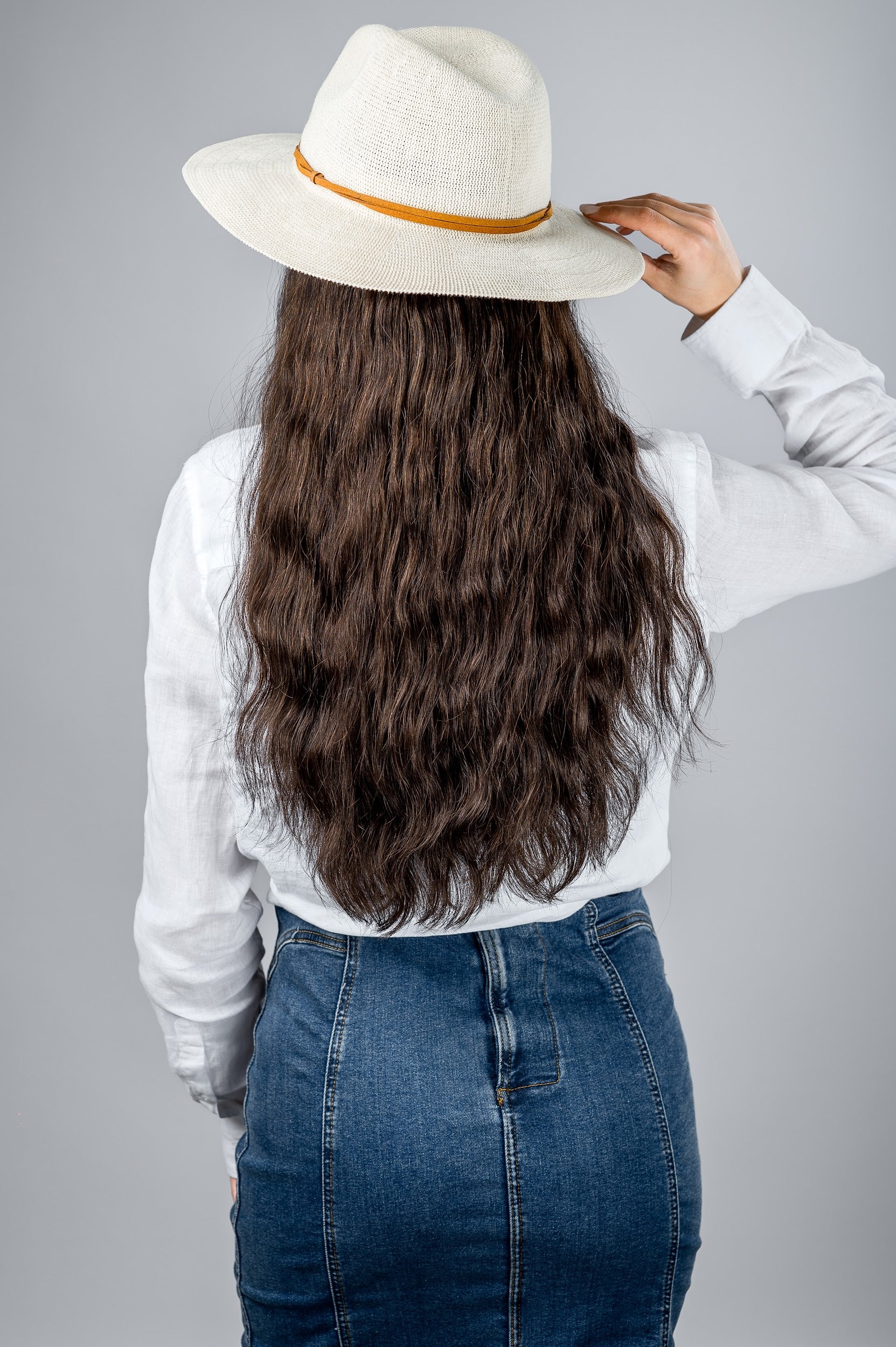 Hatfall | Model is Wearing 22" Hatfall without Face-framing