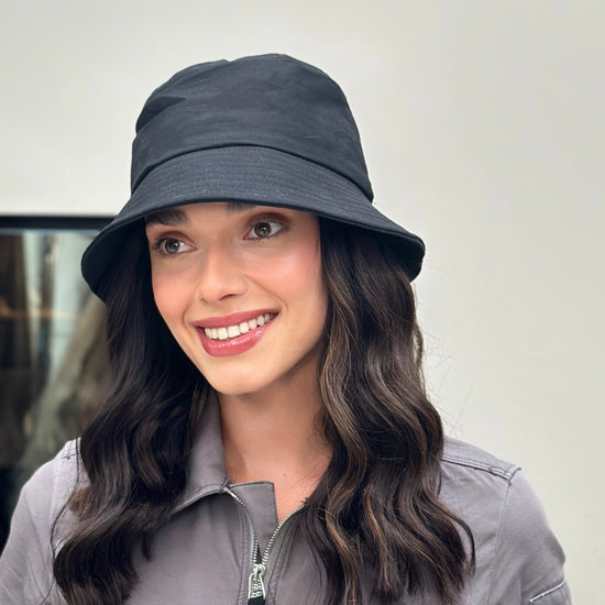 Hatfall | Model is Wearing Long Bob Hatfall without Face-framing