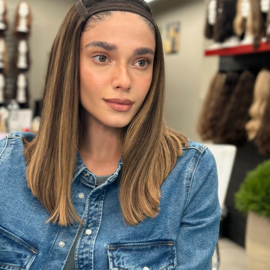  Model is Wearing Lob Hatfall without Face-framing